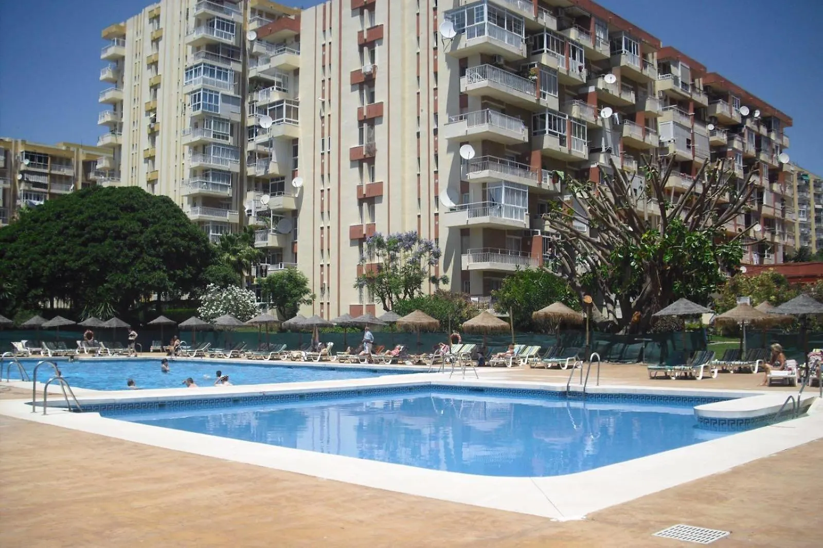 Precioso Apartamento En Benalmadena, Piscinas, Recep 24 Horas